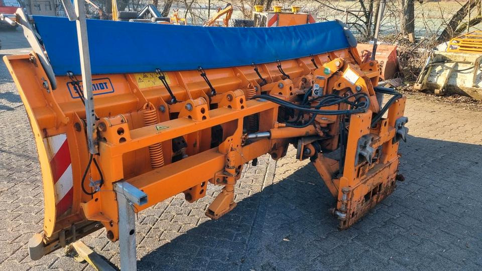 Schmidt MS 40.1 Schneepflug 4m. Schneeschild Scheeschieber Tarron CP MF für Unimog 405 - Lame à neige: photos 1 Schmidt MS 40.1 Schneepflug 4m. Schneeschild Scheeschieber Tarron CP MF für Unimog 405 - Lame à neige: photos 1