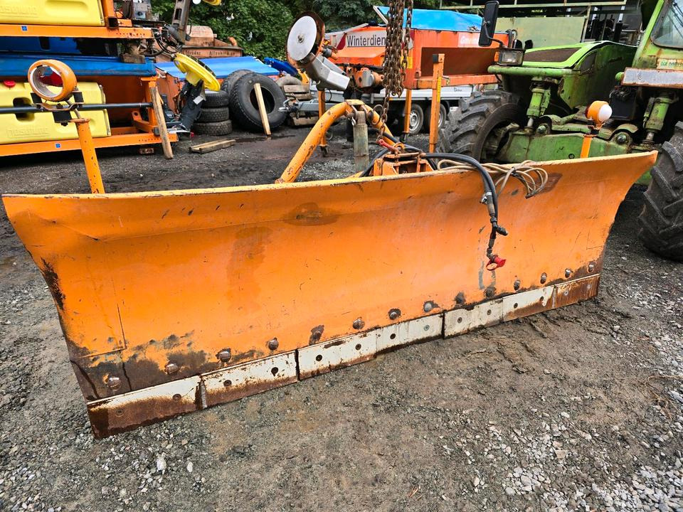 Schmidt Schneepflug F3 Schneeschild Schneeschieber CP3 3 2 1 für Unimog Mercedes-Benz - Lame à neige: photos 4 Schmidt Schneepflug F3 Schneeschild Schneeschieber CP3 3 2 1 für Unimog Mercedes-Benz - Lame à neige: photos 4