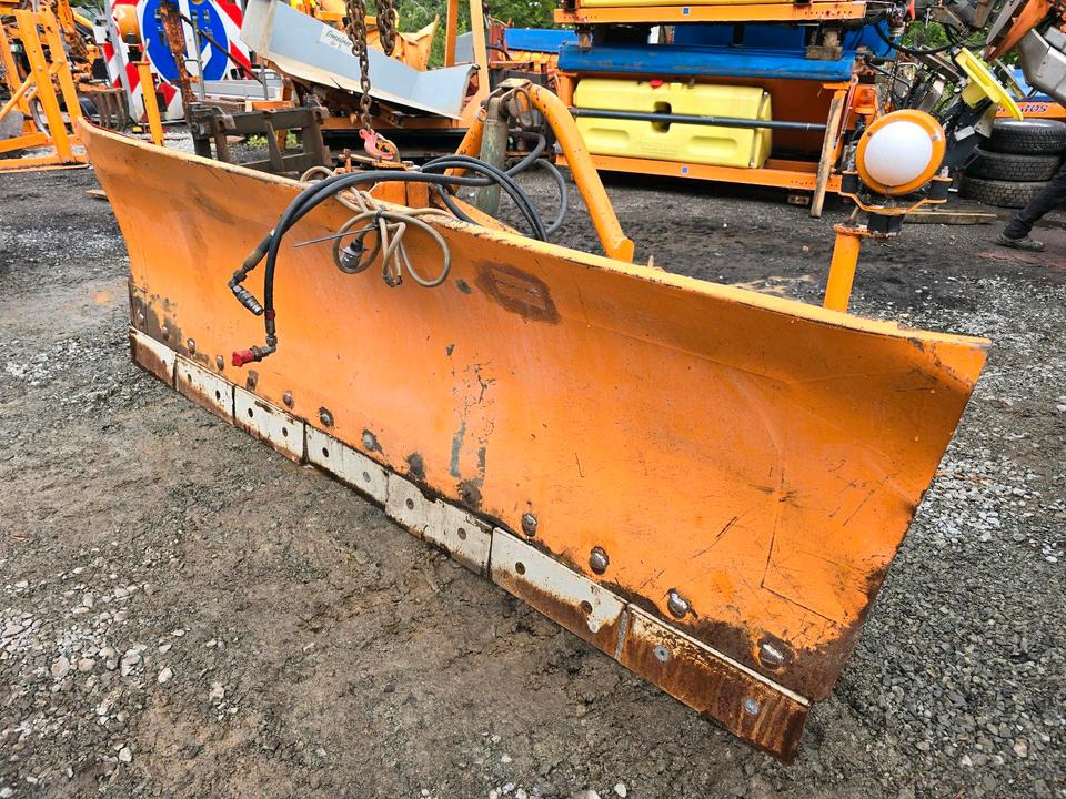 Schmidt Schneepflug F3 Schneeschild Schneeschieber CP3 3 2 1 für Unimog Mercedes-Benz - Lame à neige: photos 3 Schmidt Schneepflug F3 Schneeschild Schneeschieber CP3 3 2 1 für Unimog Mercedes-Benz - Lame à neige: photos 3