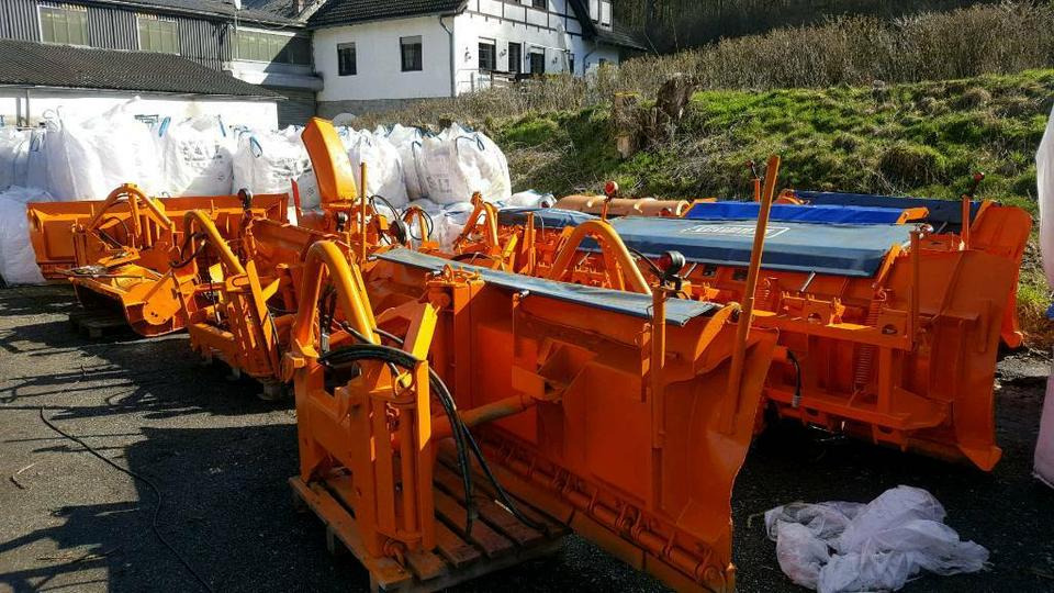 Schneepflug Schmidt Beilhack Winterdienst Schneeschild Unimog - Lame à neige: photos 1 Schneepflug Schmidt Beilhack Winterdienst Schneeschild Unimog - Lame à neige: photos 1