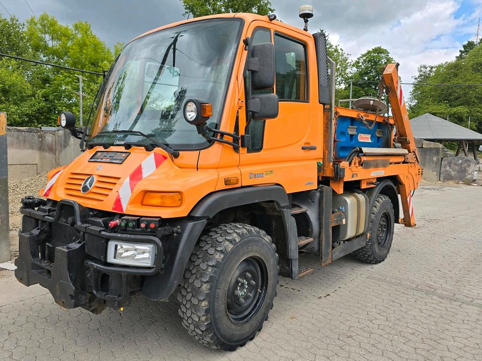Unimog 405/10 U300 Bluetec 5 Mercedes-Benz U 300 UGE UGN mit Jotha Absetzkipper combi con 4518 Absetzer - Engin de déneigement: photos 3 Unimog 405/10 U300 Bluetec 5 Mercedes-Benz U 300 UGE UGN mit Jotha Absetzkipper combi con 4518 Absetzer - Engin de déneigement: photos 3