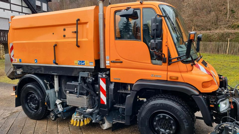 Unimog 9400km U400 405 Kehrmaschine SK 370 Schmidt Mercedes Benz Variopilot Kehraufbau Hydrostat 2011 Bluetec 5 - Balayeuse de voirie: photos 5 Unimog 9400km U400 405 Kehrmaschine SK 370 Schmidt Mercedes Benz Variopilot Kehraufbau Hydrostat 2011 Bluetec 5 - Balayeuse de voirie: photos 5