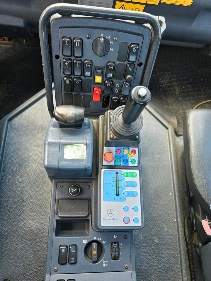 Engin de déneigement Unimog U400 405/12 6-Zylinder mit Mulag Böschungsmäher Böschungsmulcher Frontmäher Randstreifenmäher Mercedes-Benz U 400 300 500: photos 20