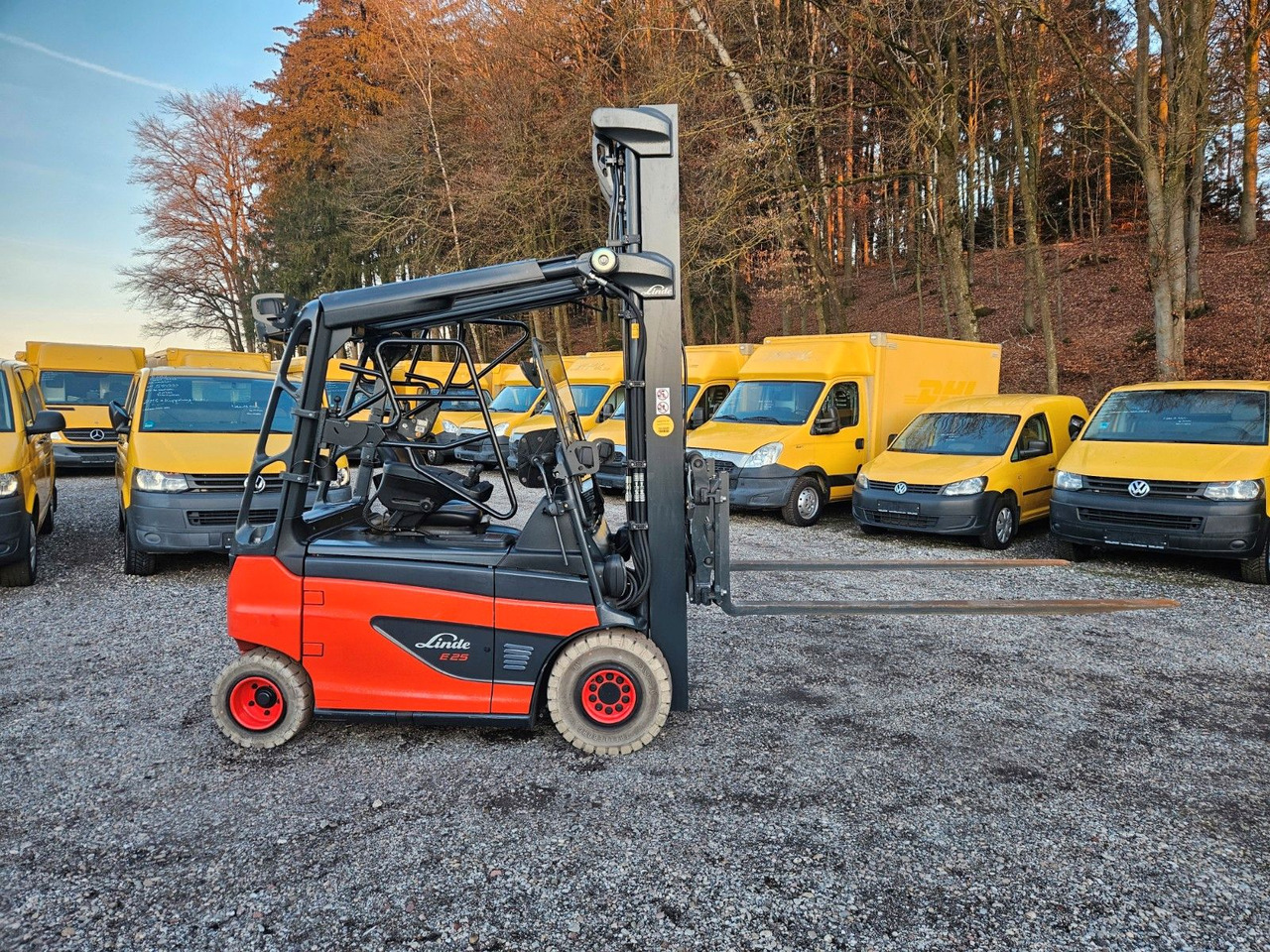 Linde E25 R Roadster , 6.880mm Hubhöhe, StVZO hydr. Zi - Chariot élévateur électrique: photos 5 Linde E25 R Roadster , 6.880mm Hubhöhe, StVZO hydr. Zi - Chariot élévateur électrique: photos 5