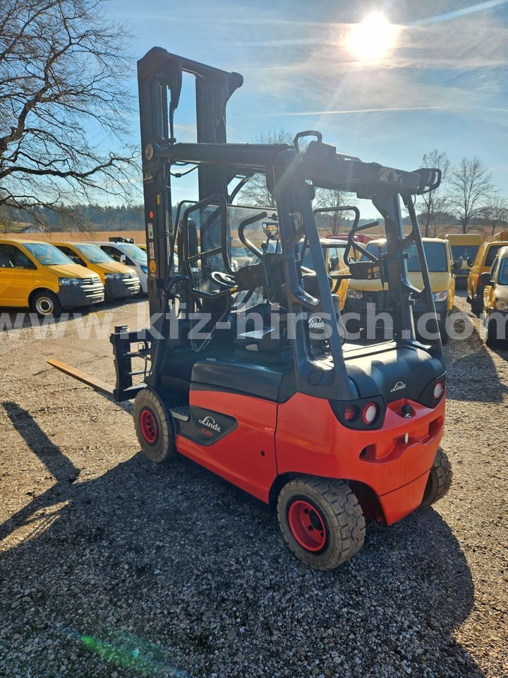 Linde E25 R Roadster , 6.880mm Hubhöhe, StVZO hydr. Zi - Chariot élévateur électrique: photos 4 Linde E25 R Roadster , 6.880mm Hubhöhe, StVZO hydr. Zi - Chariot élévateur électrique: photos 4