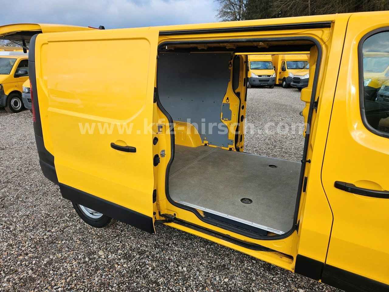 Renault Trafic Kasten L2H1 Maxi Lang Kamera 1.Hand LED - Transport de personnes: photos 5 Renault Trafic Kasten L2H1 Maxi Lang Kamera 1.Hand LED - Transport de personnes: photos 5