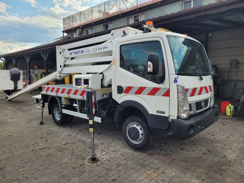 Nissan Cabstar NT400 podnośnik koszowy 20 m Oil&Steel Snake 2010 Plus - Camion avec nacelle: photos 1 Nissan Cabstar NT400 podnośnik koszowy 20 m Oil&Steel Snake 2010 Plus - Camion avec nacelle: photos 1