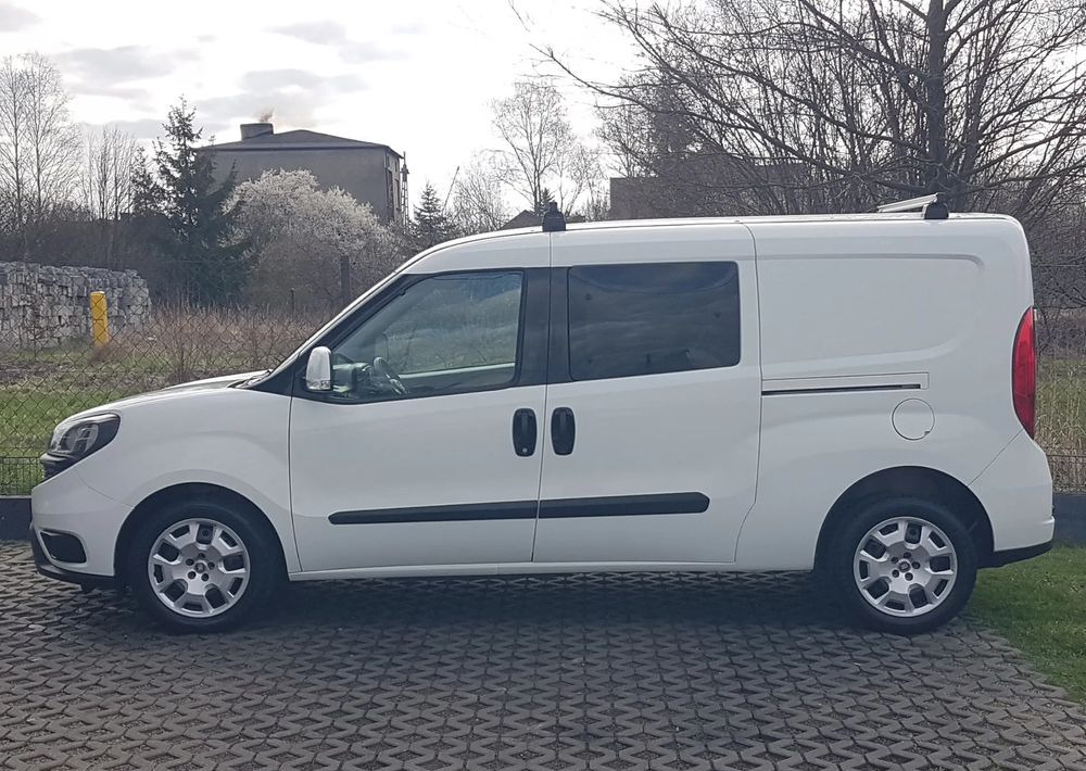 Voiture Fiat Doblo 1.6 Multijet 16V Easy: photos 11