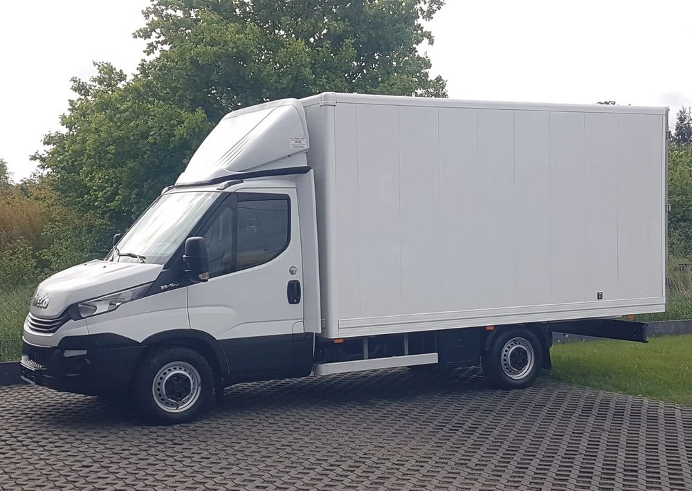 Iveco DAILY 3,0 KLIMA 8EP KONTENER 4,22x2,10x2,11 AC KRAJOWY DMC 3500 KG 35S15 - Fourgon grand volume: photos 2 Iveco DAILY 3,0 KLIMA 8EP KONTENER 4,22x2,10x2,11 AC KRAJOWY DMC 3500 KG 35S15 - Fourgon grand volume: photos 2