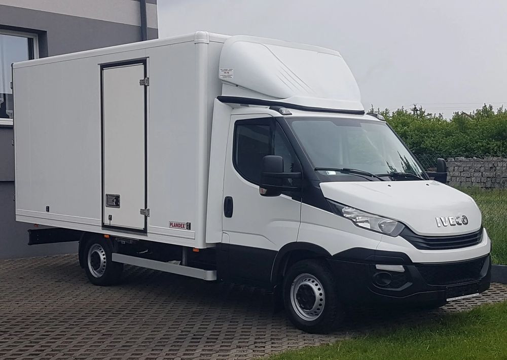 Iveco DAILY 3,0 KLIMA 8EP KONTENER 4,22x2,10x2,11 AC KRAJOWY DMC 3500 KG 35S15 - Fourgon grand volume: photos 1 Iveco DAILY 3,0 KLIMA 8EP KONTENER 4,22x2,10x2,11 AC KRAJOWY DMC 3500 KG 35S15 - Fourgon grand volume: photos 1