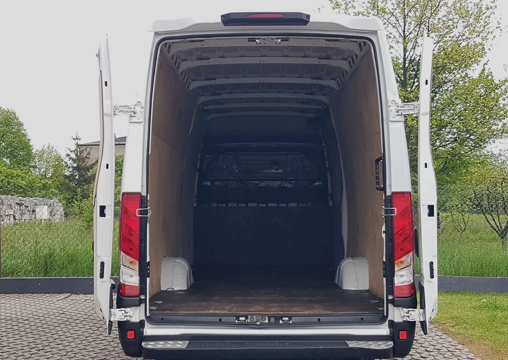 Iveco DAILY 35S15 3,0 MAXI DŁUGI WYSOKI KLIMATRONIK TEMPOMAT BLASZAK VAN - Fourgon utilitaire: photos 5 Iveco DAILY 35S15 3,0 MAXI DŁUGI WYSOKI KLIMATRONIK TEMPOMAT BLASZAK VAN - Fourgon utilitaire: photos 5
