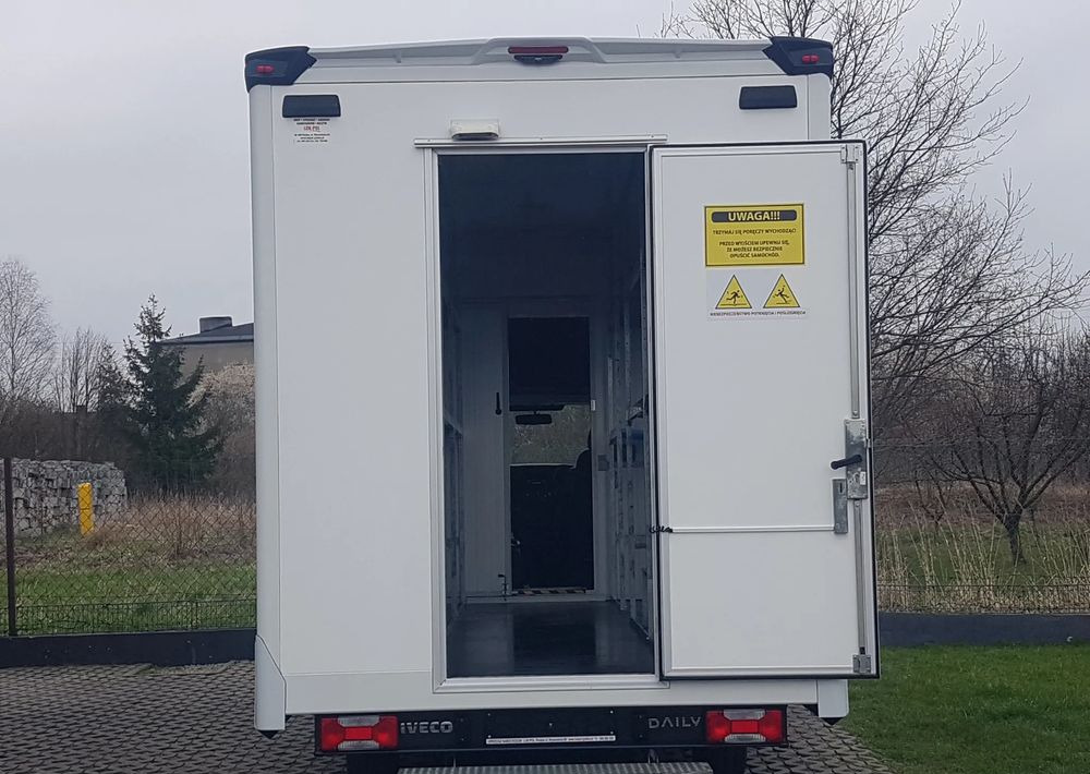 Iveco DAILY KONTENER NISKOPODŁOGOWY 4,43x2,23x2,42 SKLEP BAR FOODTRUCK KAMPER KLIMA - Fourgon grand volume: photos 5 Iveco DAILY KONTENER NISKOPODŁOGOWY 4,43x2,23x2,42 SKLEP BAR FOODTRUCK KAMPER KLIMA - Fourgon grand volume: photos 5