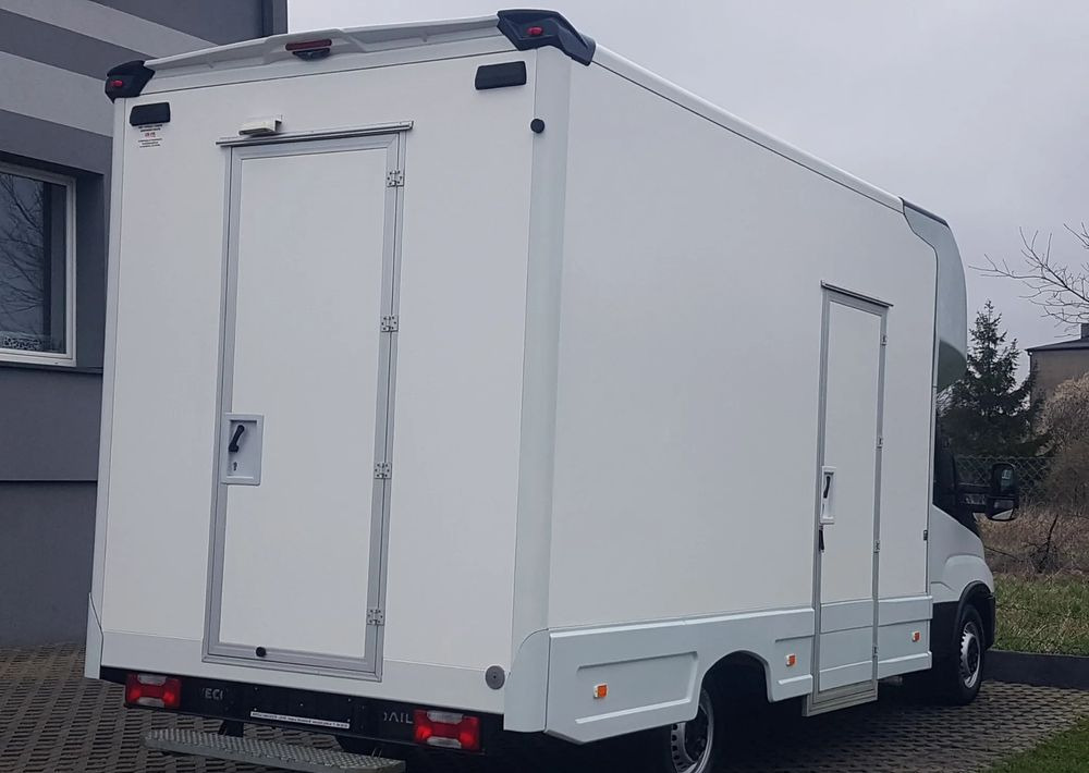 Iveco DAILY KONTENER NISKOPODŁOGOWY 4,43x2,23x2,42 SKLEP BAR FOODTRUCK KAMPER KLIMA - Fourgon grand volume: photos 4 Iveco DAILY KONTENER NISKOPODŁOGOWY 4,43x2,23x2,42 SKLEP BAR FOODTRUCK KAMPER KLIMA - Fourgon grand volume: photos 4