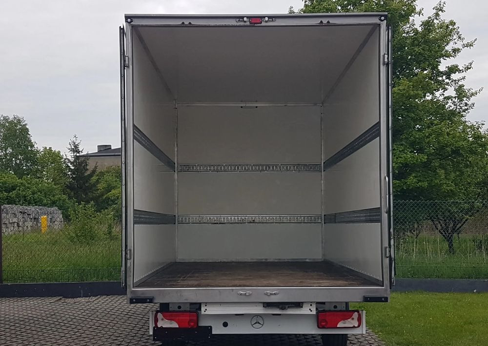 Mercedes-Benz Sprinter KONTENER 8EP 4,12x2,15x2,30 KLIMA 314 CDI MANUAL KRAJOWY AC - Fourgon grand volume: photos 5 Mercedes-Benz Sprinter KONTENER 8EP 4,12x2,15x2,30 KLIMA 314 CDI MANUAL KRAJOWY AC - Fourgon grand volume: photos 5