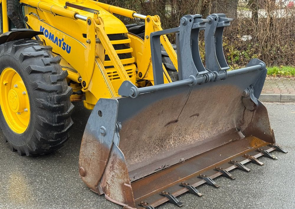 Komatsu * Koparko Ładowarka * Komatsu WB 97 S Utility * - Tractopelle: photos 3 Komatsu * Koparko Ładowarka * Komatsu WB 97 S Utility * - Tractopelle: photos 3