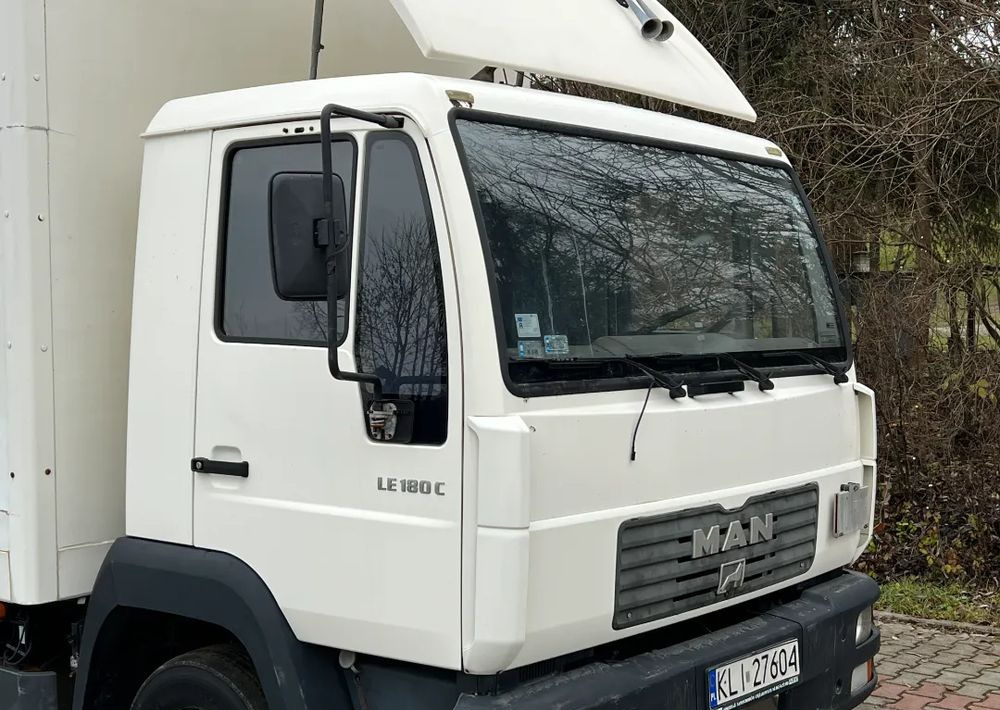 MAN MAN 8-180 KONTENER WINDA ZAŁADOWCZA - Camion fourgon: photos 4 MAN MAN 8-180 KONTENER WINDA ZAŁADOWCZA - Camion fourgon: photos 4
