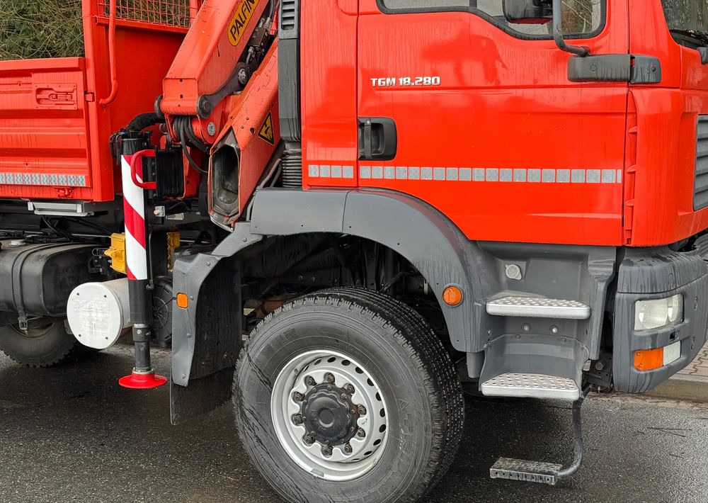 MAN TGM 18-280 MAN 4x4 HDS PALFINGER 105 KIPER WYWROTKA MEILLER BARDZO DOBRY STAN - Camion benne: photos 5 MAN TGM 18-280 MAN 4x4 HDS PALFINGER 105 KIPER WYWROTKA MEILLER BARDZO DOBRY STAN - Camion benne: photos 5