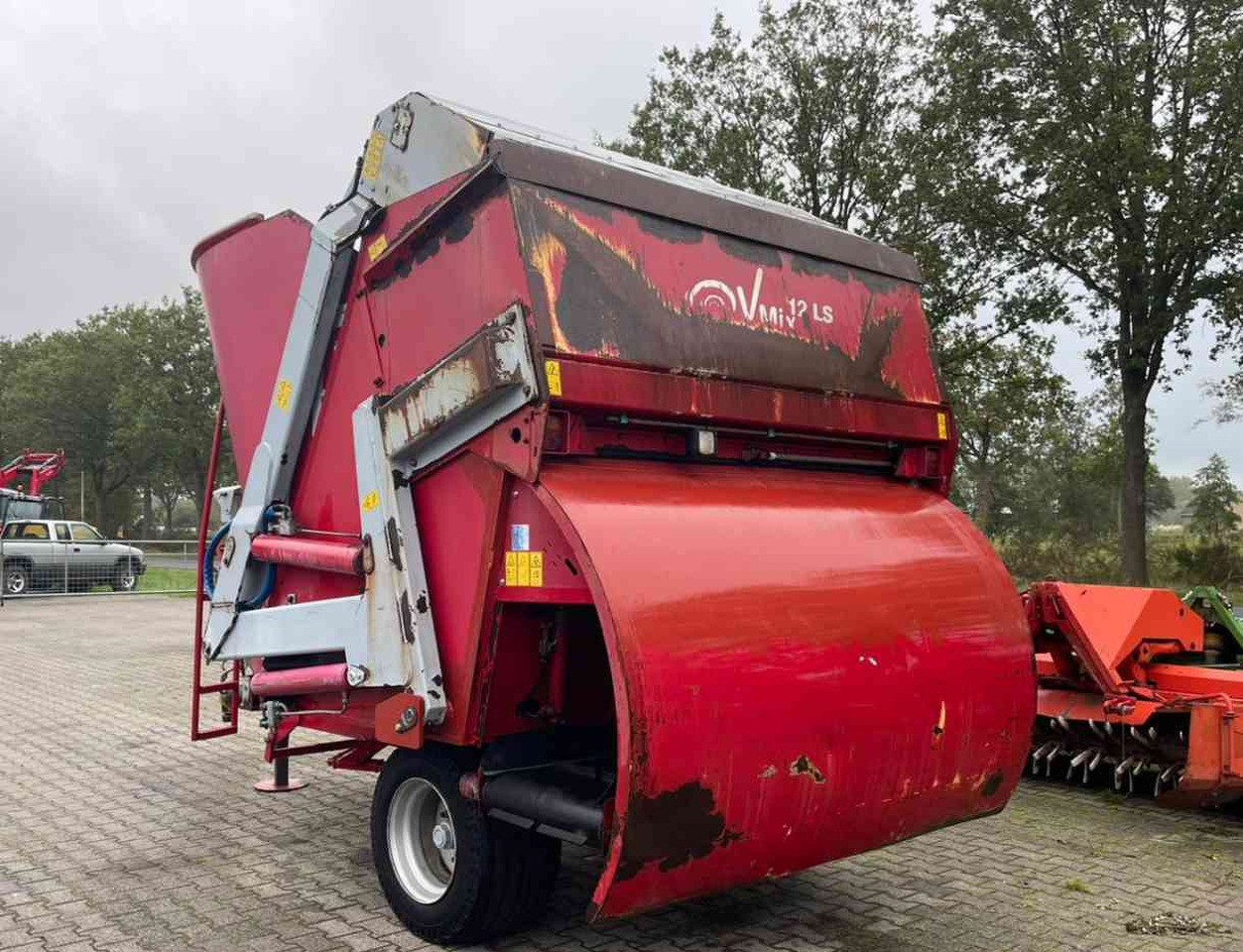 BVL V-Mix 12 LS Voermengwagen Voermachines - Mélangeuse: photos 3 BVL V-Mix 12 LS Voermengwagen Voermachines - Mélangeuse: photos 3
