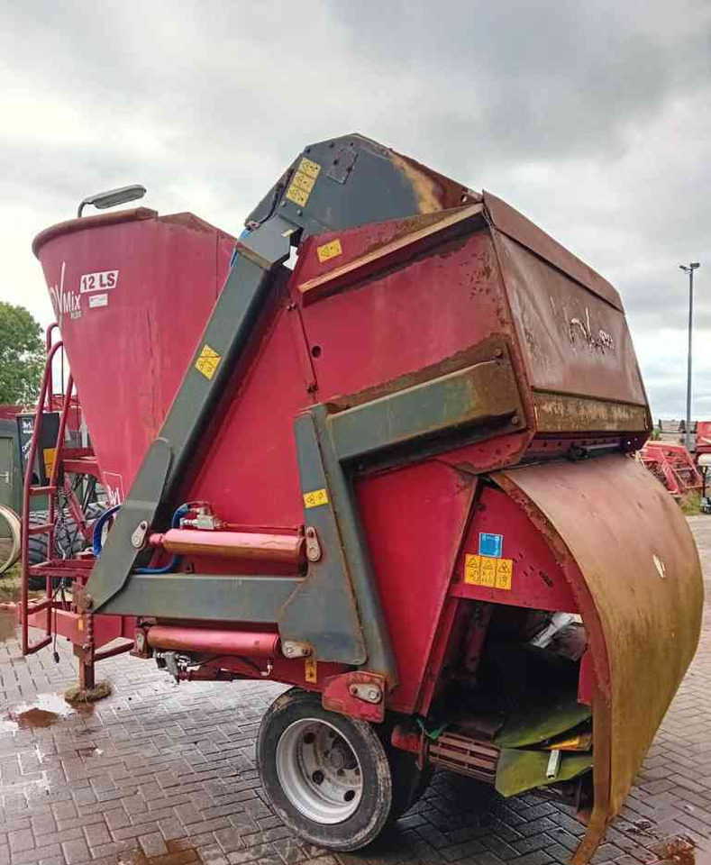 BVL V-Mix Plus 12 LS voermengwagen voermachines - Mélangeuse: photos 5 BVL V-Mix Plus 12 LS voermengwagen voermachines - Mélangeuse: photos 5