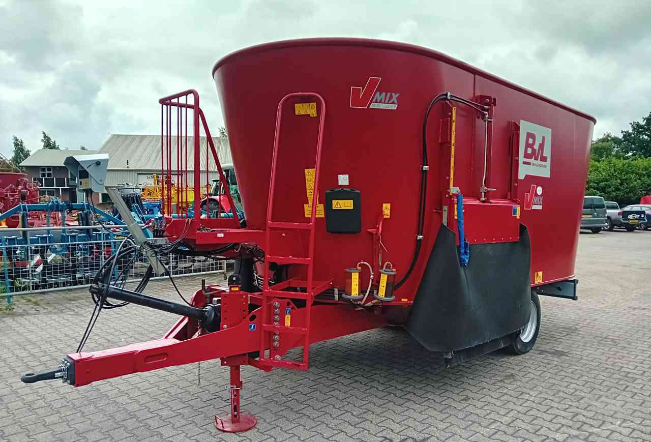 BVL V-Mix Plus 22-2S Voermengwagen Voermachines - Mélangeuse: photos 1 BVL V-Mix Plus 22-2S Voermengwagen Voermachines - Mélangeuse: photos 1