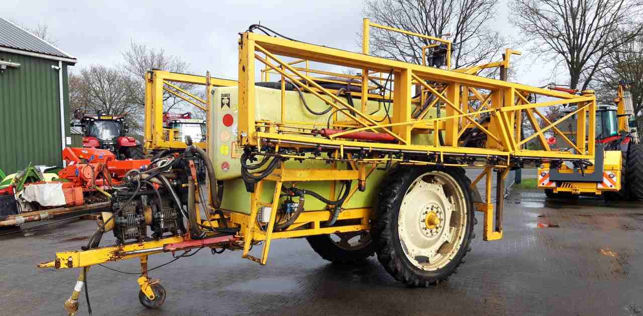 Dubex Vector 33 m. 3200 l. veldspuiten - Pulvérisateur traîné: photos 1 Dubex Vector 33 m. 3200 l. veldspuiten - Pulvérisateur traîné: photos 1