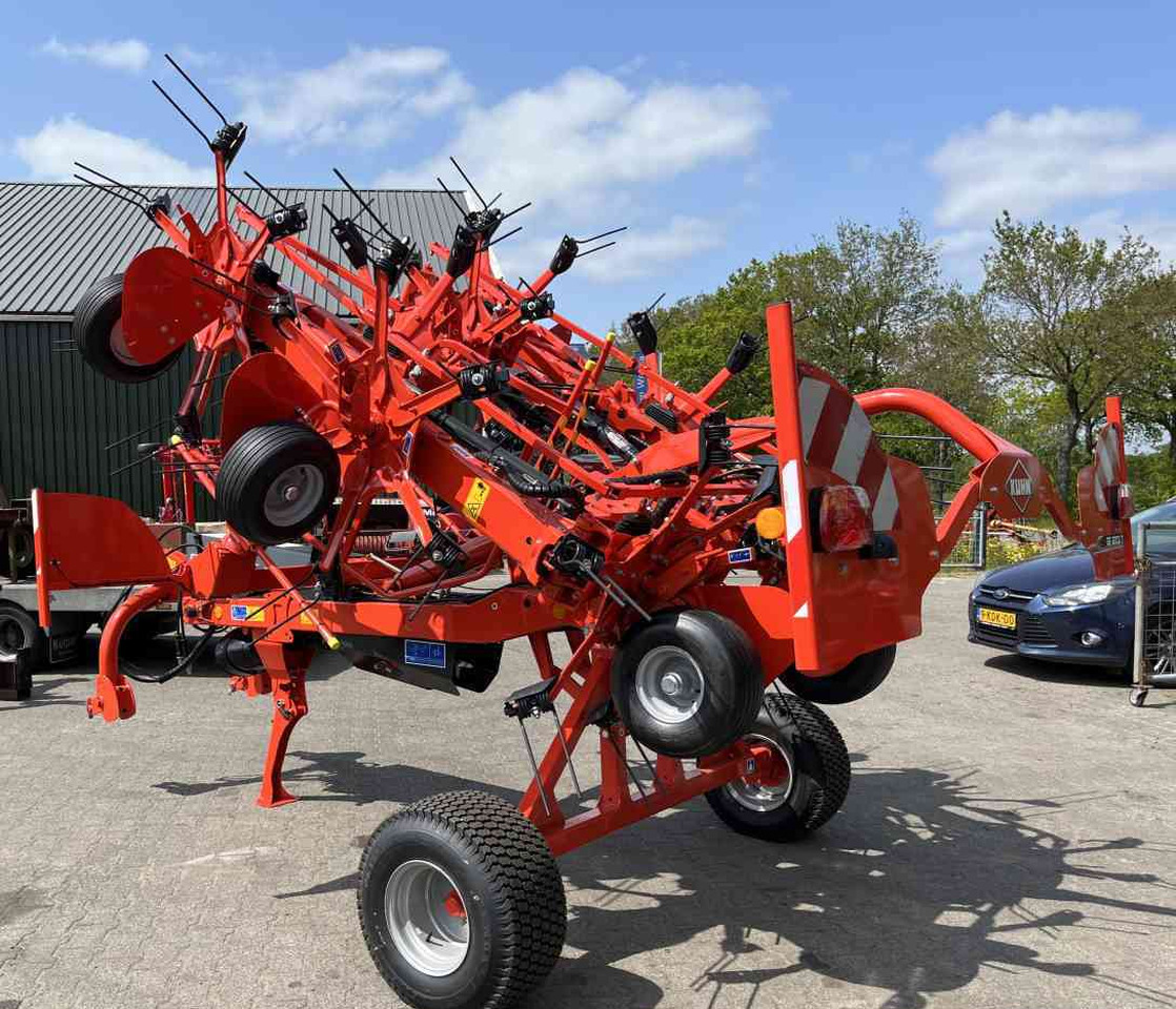 Kuhn GF8703T Schudder *Verkocht/sold* - Faneuse: photos 3 Kuhn GF8703T Schudder *Verkocht/sold* - Faneuse: photos 3