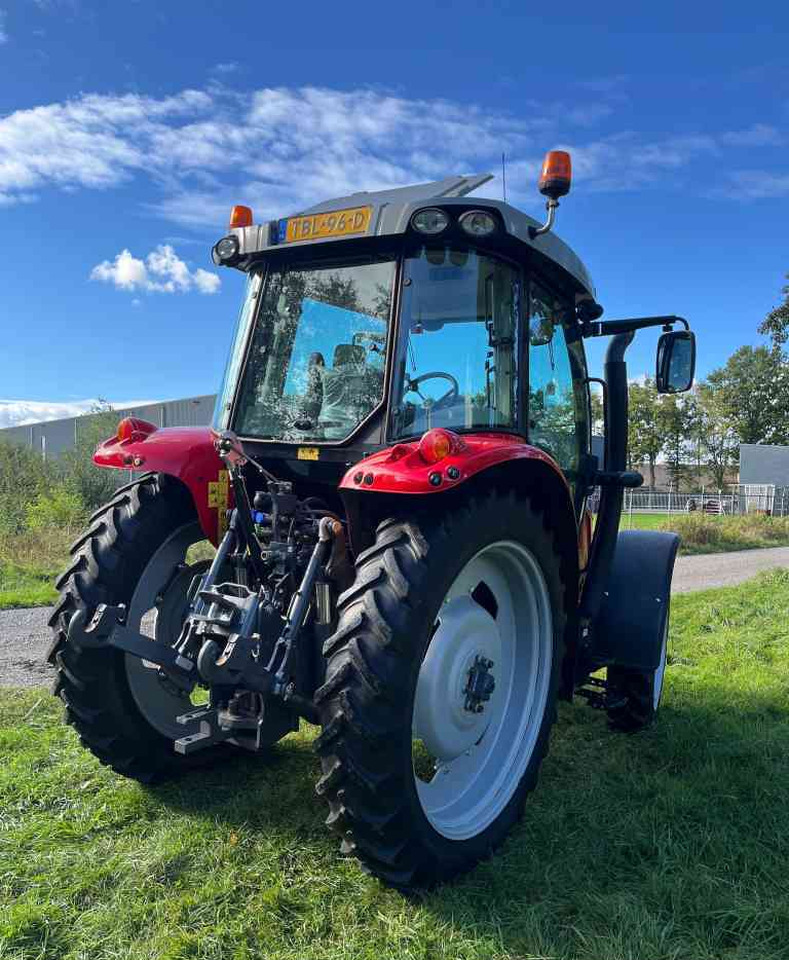 Massey Ferguson 5609 Dyna-4 Essential - Tracteur agricole: photos 4 Massey Ferguson 5609 Dyna-4 Essential - Tracteur agricole: photos 4