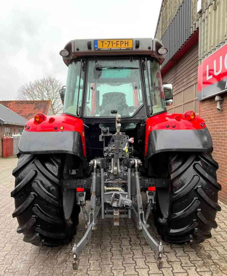 Massey Ferguson 5710S Dyna-4 Essential *Verkocht/sold* - Tracteur agricole: photos 4 Massey Ferguson 5710S Dyna-4 Essential *Verkocht/sold* - Tracteur agricole: photos 4