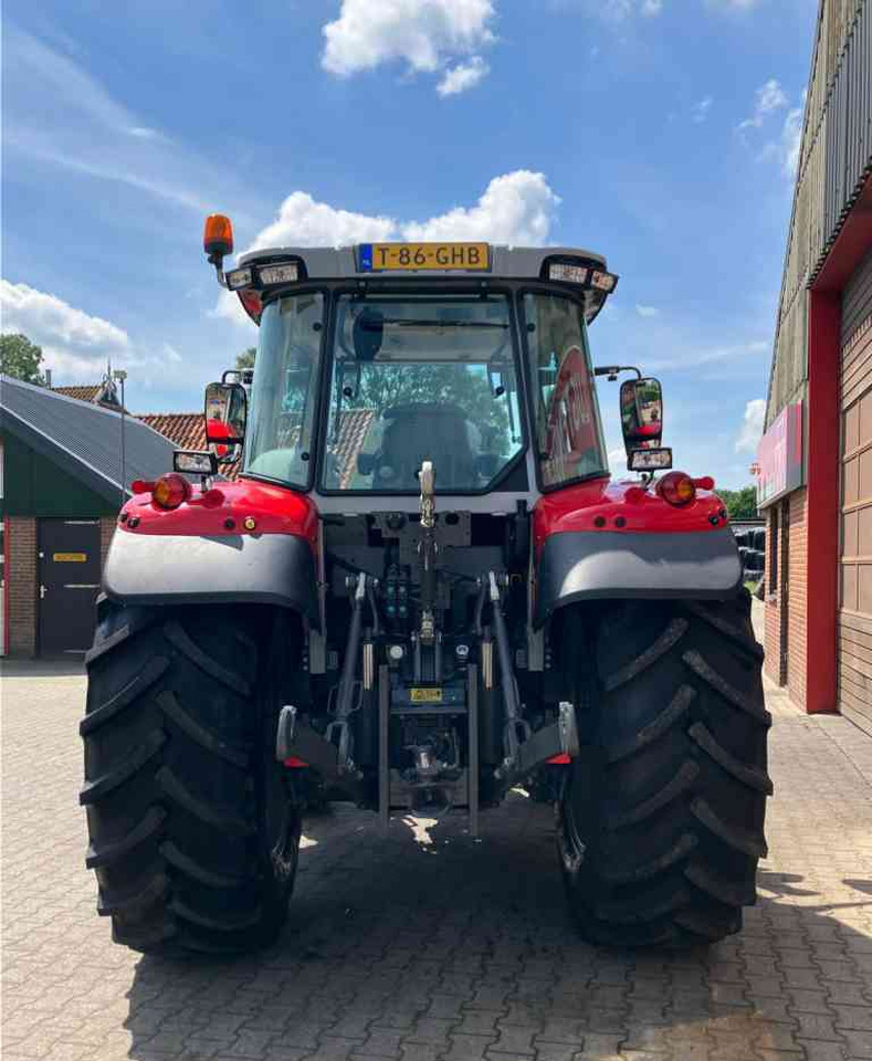Massey Ferguson 5S.125 Dyna-4 *Verkocht/sold* - Tracteur agricole: photos 5 Massey Ferguson 5S.125 Dyna-4 *Verkocht/sold* - Tracteur agricole: photos 5