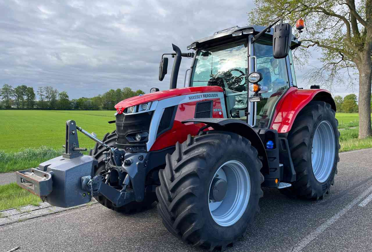 Massey Ferguson 6S.165 Dyna-6 Efficient - Tracteur agricole: photos 2 Massey Ferguson 6S.165 Dyna-6 Efficient - Tracteur agricole: photos 2