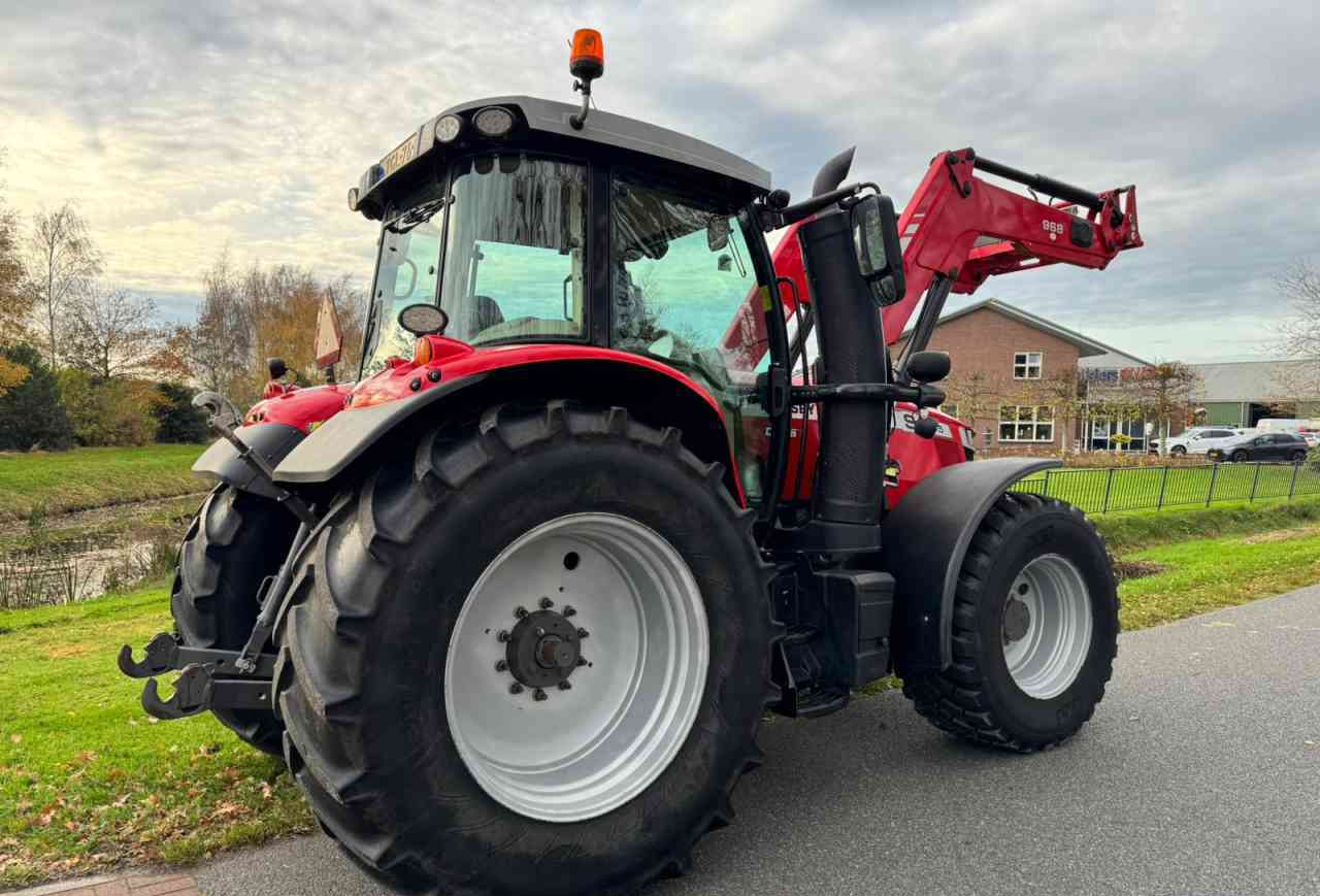 Massey Ferguson 7715S Dyna-6 Efficient Tractoren - Tracteur agricole: photos 3 Massey Ferguson 7715S Dyna-6 Efficient Tractoren - Tracteur agricole: photos 3