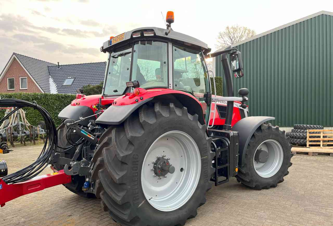 Massey Ferguson 7S.210 Dyna-VT Exclusive Tractoren - Tracteur agricole: photos 4 Massey Ferguson 7S.210 Dyna-VT Exclusive Tractoren - Tracteur agricole: photos 4