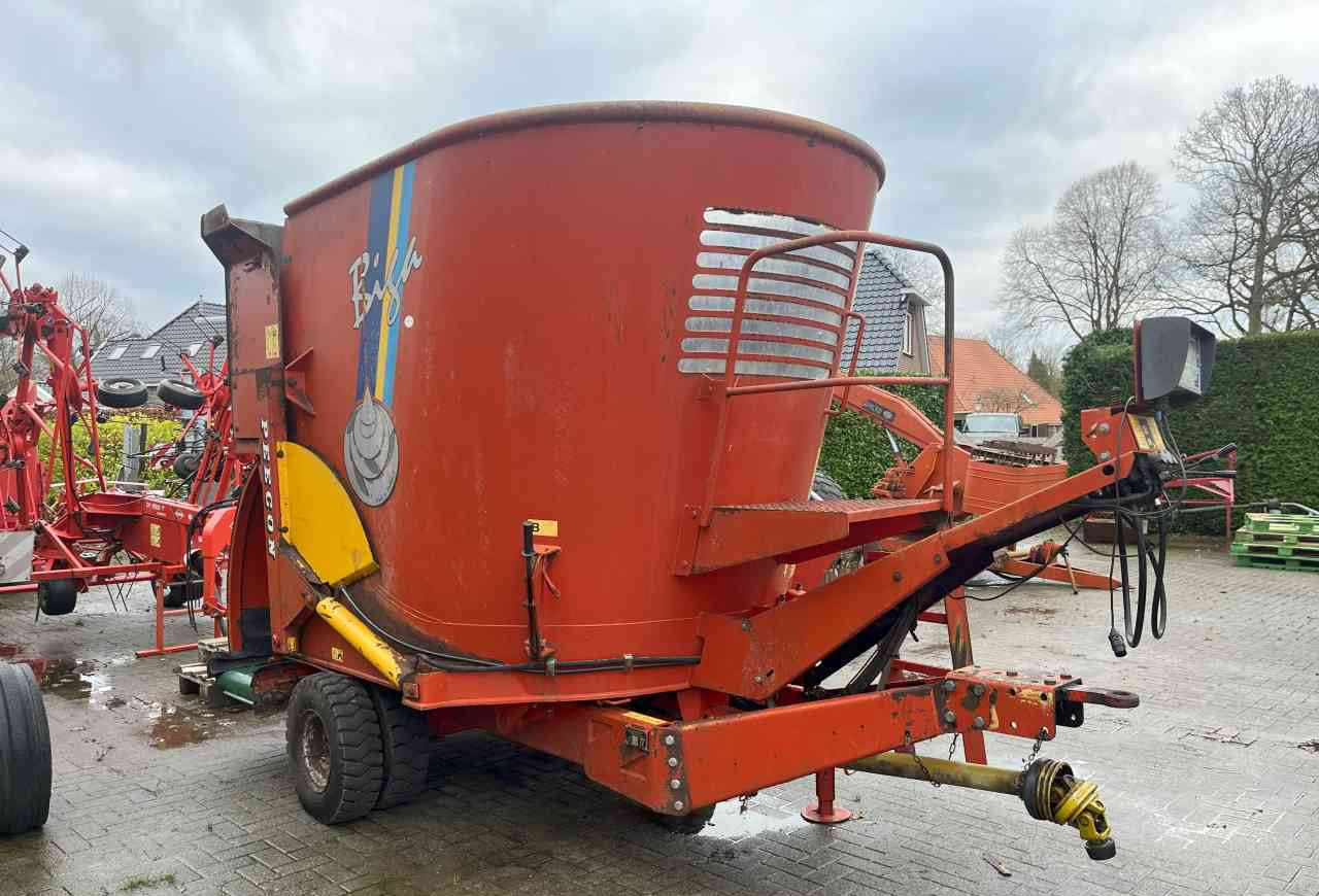 Peecon BIGA 10 voermengwagen, laadklep, voermachines - Mélangeuse: photos 3 Peecon BIGA 10 voermengwagen, laadklep, voermachines - Mélangeuse: photos 3