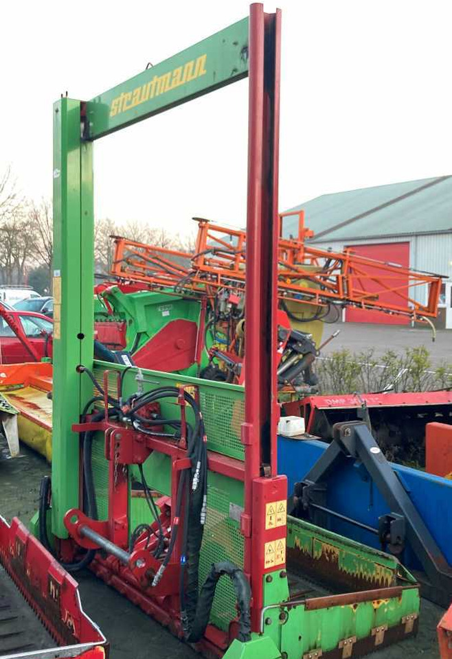 Strautmann HQ 3800 kuilsnijder voermachines - Matériel d'ensilage: photos 4 Strautmann HQ 3800 kuilsnijder voermachines - Matériel d'ensilage: photos 4