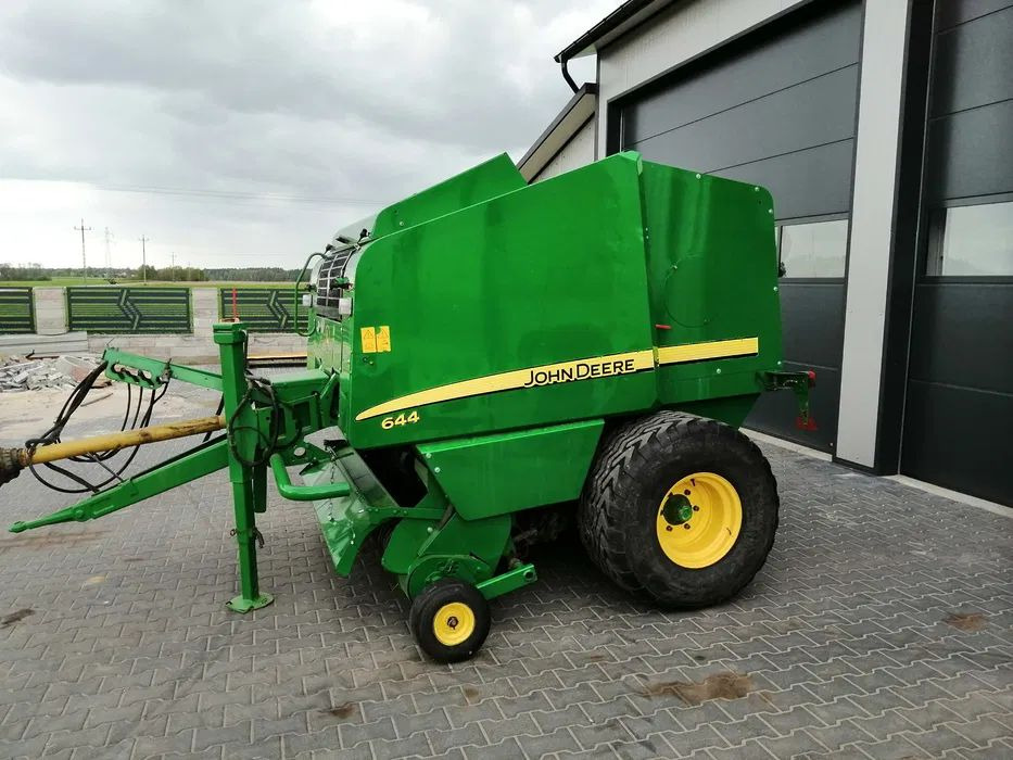 JOHN DEERE 644/2011r 578 PREMIUM opuszczana podloga cover edge - Presse à balles rondes: photos 1 JOHN DEERE 644/2011r 578 PREMIUM opuszczana podloga cover edge - Presse à balles rondes: photos 1