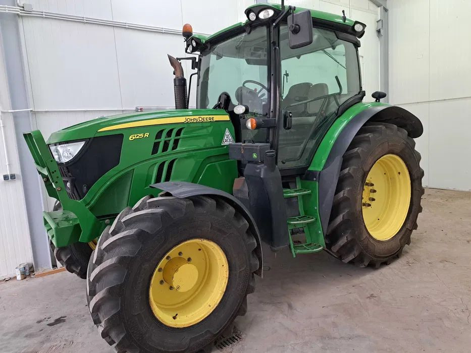 John Deere 6125R 2015 Rok - Tracteur agricole: photos 1 John Deere 6125R 2015 Rok - Tracteur agricole: photos 1