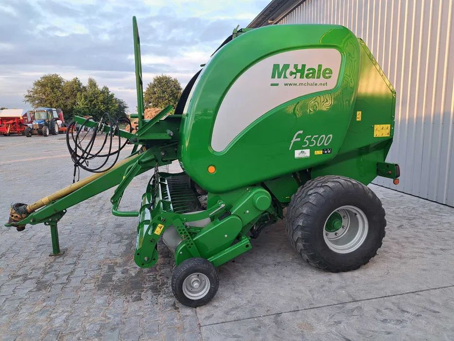 Mchale F5500 - Presse à balles rondes: photos 1 Mchale F5500 - Presse à balles rondes: photos 1