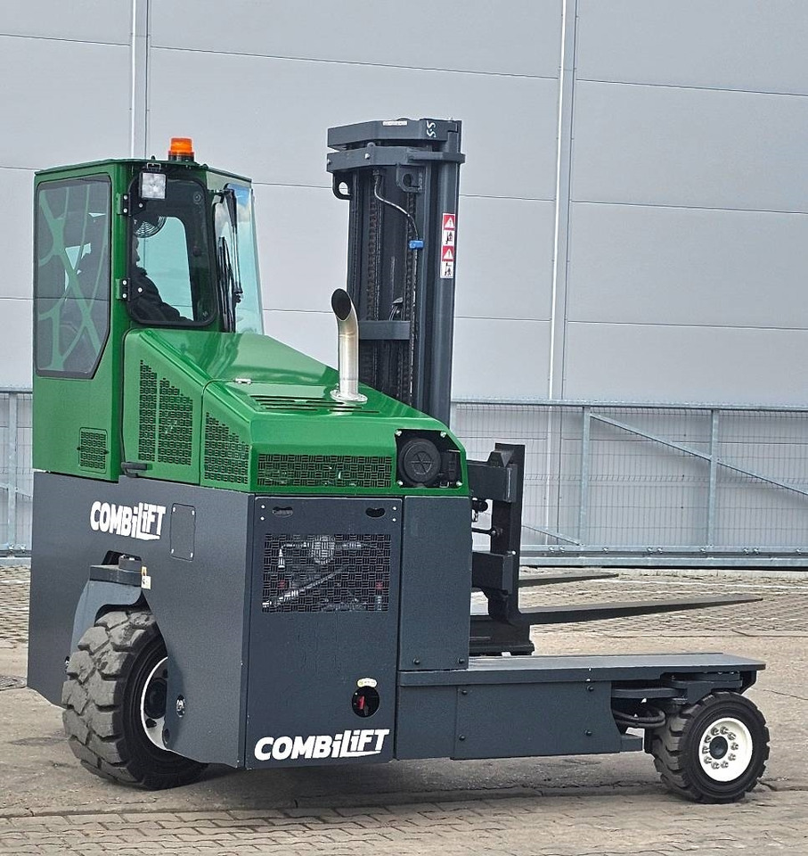Combilift C 4000 D MK4 150 hrs RENTED - Chariot multidirectionnel: photos 3 Combilift C 4000 D MK4 150 hrs RENTED - Chariot multidirectionnel: photos 3