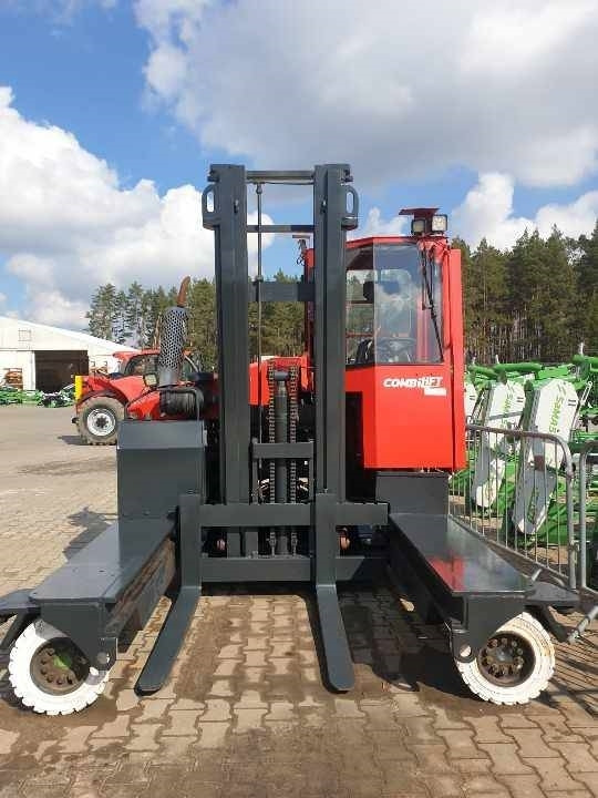 Combilift C 4500 - Chariot latéral: photos 1 Combilift C 4500 - Chariot latéral: photos 1