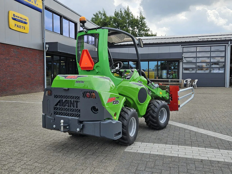 Avant Mini-shovel 735i met Kemp balenklem - Chargeuse compacte sur chenilles: photos 5 Avant Mini-shovel 735i met Kemp balenklem - Chargeuse compacte sur chenilles: photos 5