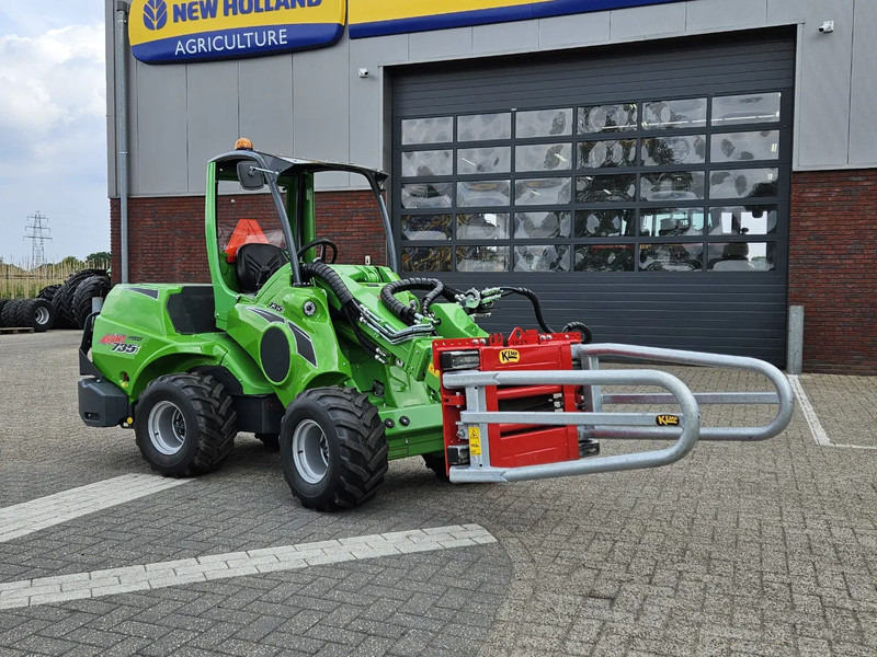 Avant Mini-shovel 735i met Kemp balenklem - Chargeuse compacte sur chenilles: photos 1 Avant Mini-shovel 735i met Kemp balenklem - Chargeuse compacte sur chenilles: photos 1