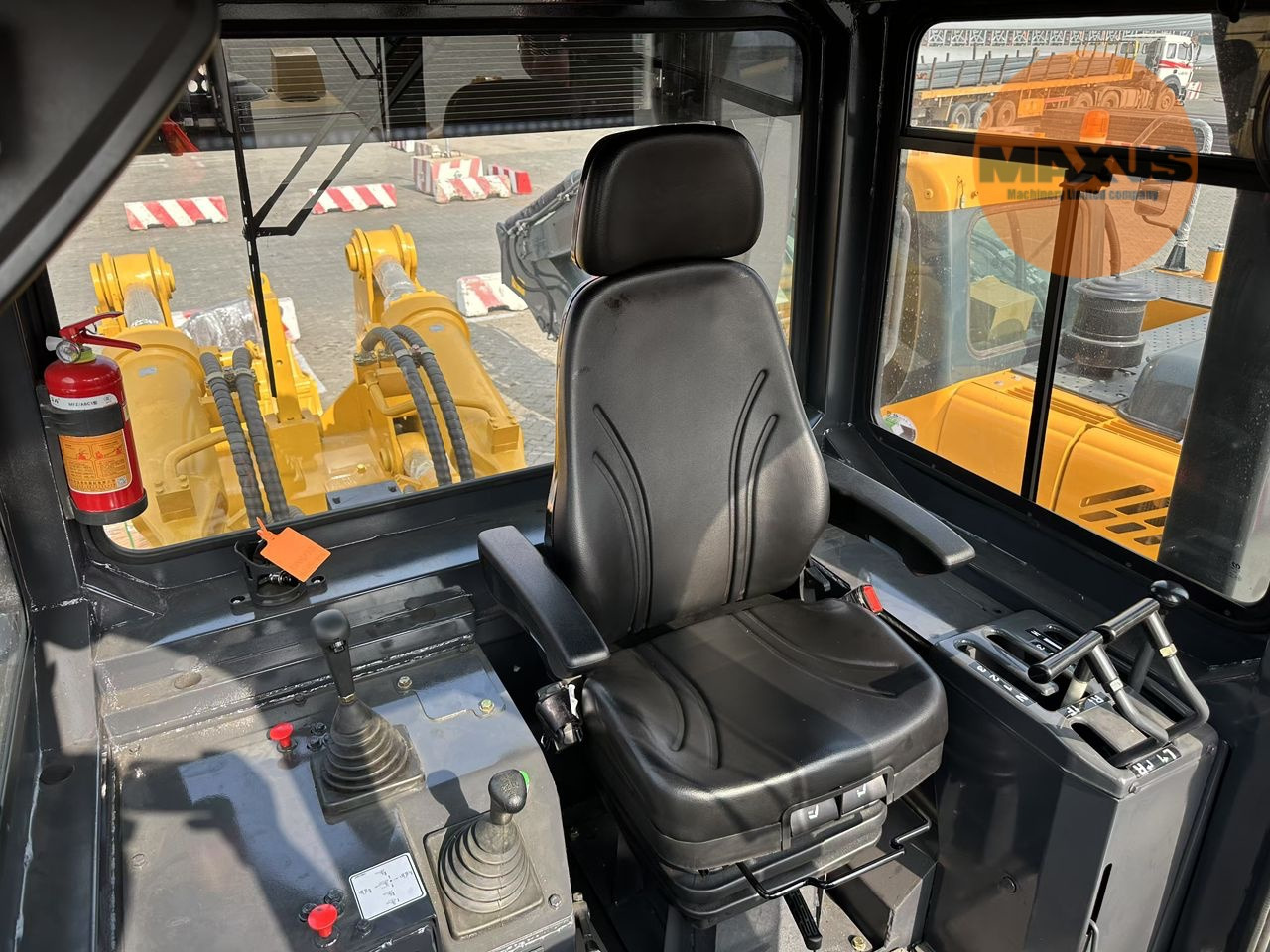 MAXUS Buldozer MAXUS cu lamă dreaptă, riper cu un singur dinte și cabină ROPS - Bulldozer: photos 4 MAXUS Buldozer MAXUS cu lamă dreaptă, riper cu un singur dinte și cabină ROPS - Bulldozer: photos 4