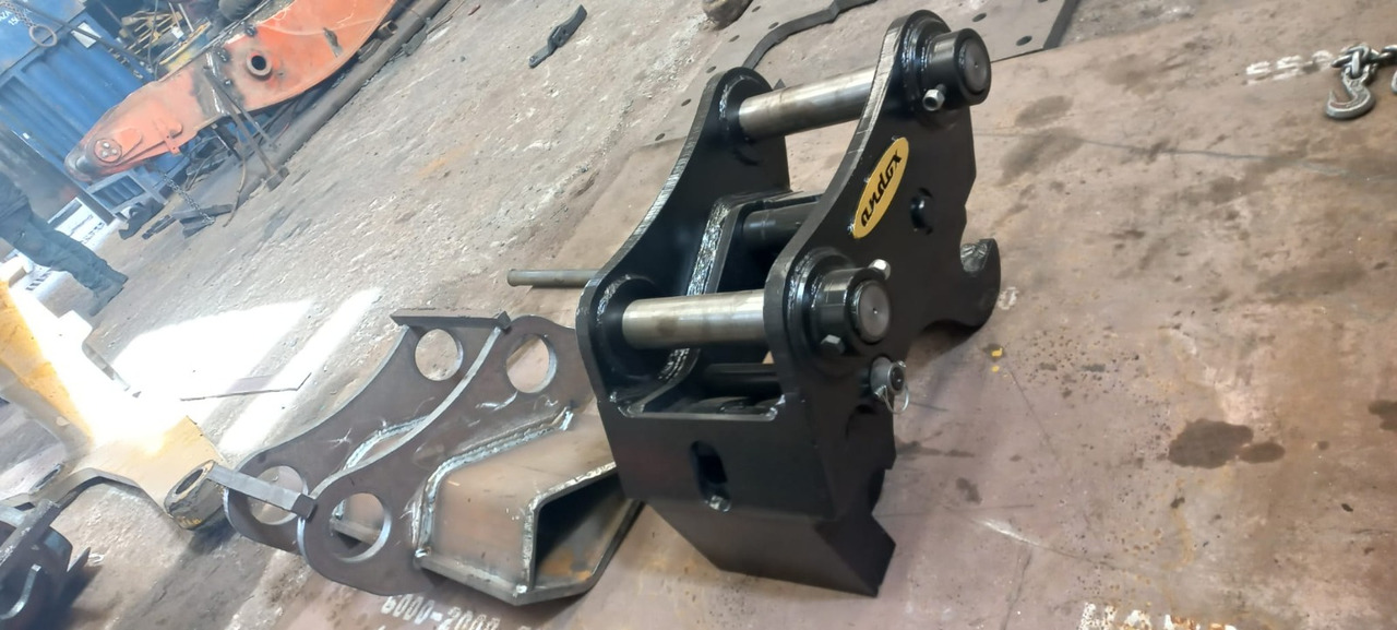 Doosan - Attache rapide pour Pelle de manutention: photos 3 Doosan - Attache rapide pour Pelle de manutention: photos 3