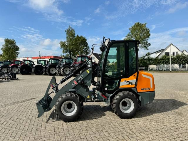 Chargeuse compacte sur chenilles neuf Giant G2500HD met Cabine: photos 1