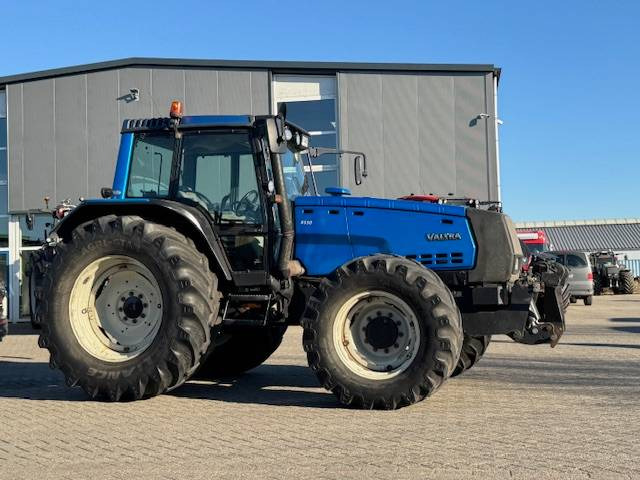 Valtra 8550 Hitech! - Tracteur agricole: photos 4 Valtra 8550 Hitech! - Tracteur agricole: photos 4