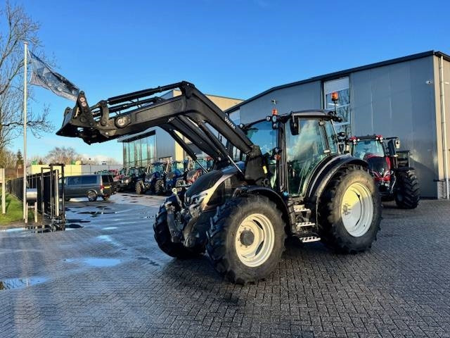 Valtra G115 hitech, 1625 uur, G4 voorlader! - Tracteur agricole: photos 1 Valtra G115 hitech, 1625 uur, G4 voorlader! - Tracteur agricole: photos 1