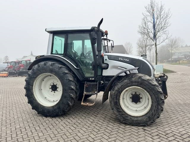 Valtra N141 hitech, Fronthef, Frontpto - Tracteur agricole: photos 4 Valtra N141 hitech, Fronthef, Frontpto - Tracteur agricole: photos 4
