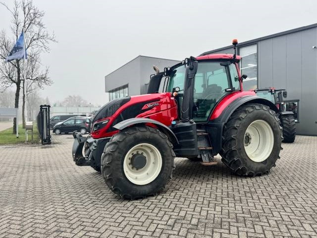 Valtra T144 Hitech - Tracteur agricole: photos 1 Valtra T144 Hitech - Tracteur agricole: photos 1
