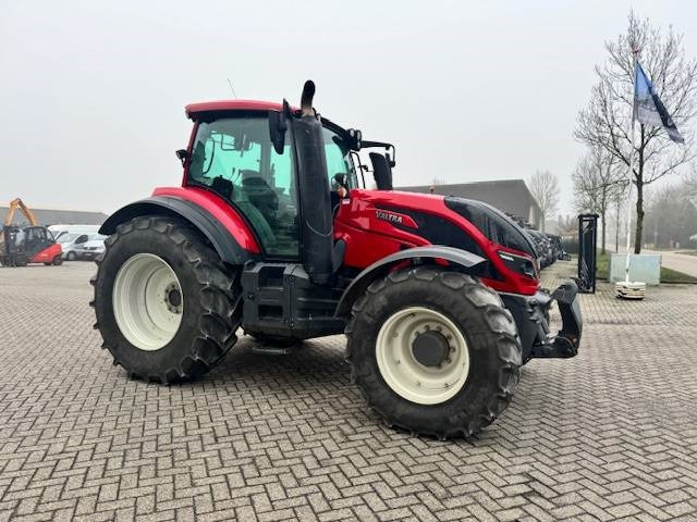 Valtra T144 Hitech - Tracteur agricole: photos 3 Valtra T144 Hitech - Tracteur agricole: photos 3