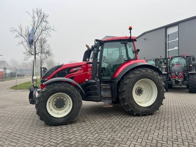 Valtra T144 Hitech - Tracteur agricole: photos 2 Valtra T144 Hitech - Tracteur agricole: photos 2